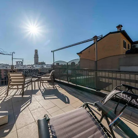 Residenza Veronica A Ponte Pietra Werona